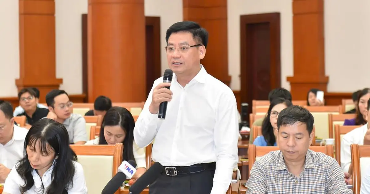 Phó Chủ tịch UBCKNN Hoàng Văn Thu phát biểu tại họp báo Bộ Tài chính Quý II/2026