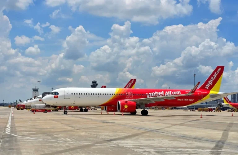VJC trả cổ tức 30% bằng cổ phiếu: Vietjet đang “tặng quà” hay chỉ đang… in thêm?