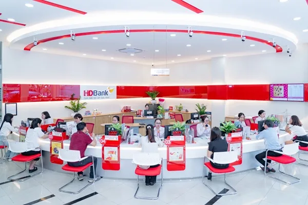 HDBank Vay 721 Triệu USD Từ ADB — Khoản Hợp Vốn “Vượt Kế Hoạch” 60% Nói Lên Điều Gì Với Cổ Phiếu HDB?