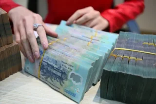 Cổ Phiếu Ngân Hàng VN30 Nửa Cuối 2026: Lãi Huy Động Leo 9%, 12 Tỷ Cổ Phiếu Sắp Pha Loãng — Mua Hay Chờ?