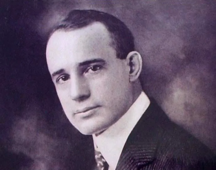 Chân dung Napoleon Hill, tác giả sách Nghĩ Giàu Và Làm Giàu, ảnh chụp năm 1904